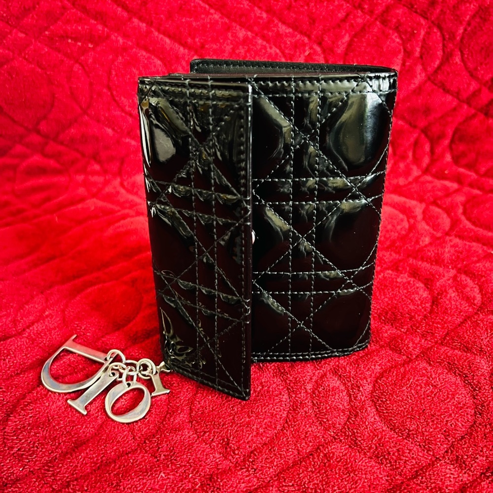 AUTHENTIC Christian Dior Cannage Patent Wallet